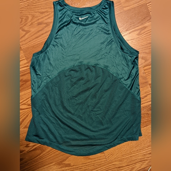 NIKE workout tank - Picture 3 of 3